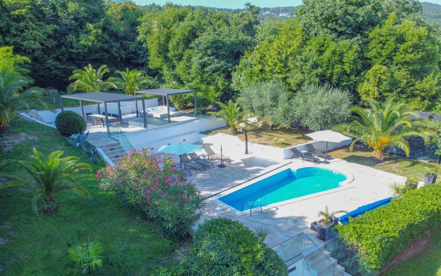 Apartment Garden With Pool Opatija